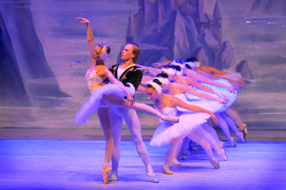 &Bcy;&acy;&lcy;&iecy;&tcy; &laquo;&Lcy;&iecy;&bcy;&iecy;&dcy;&icy;&ncy;&ocy;&iecy; &ocy;&zcy;&iecy;&rcy;&ocy;&raquo;