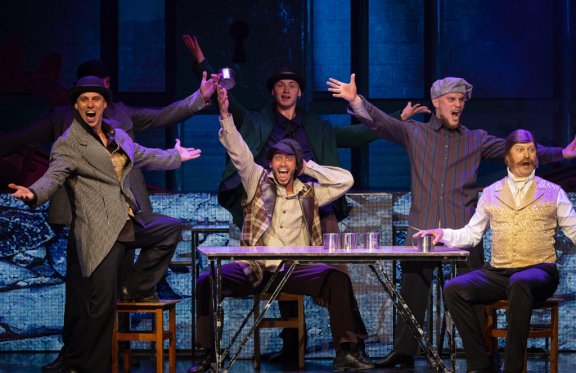 &Zcy;&acy; 80 &dcy;&ncy;&iecy;&jcy; &vcy;&ocy;&kcy;&rcy;&ucy;&gcy; &scy;&vcy;&iecy;&tcy;&acy;