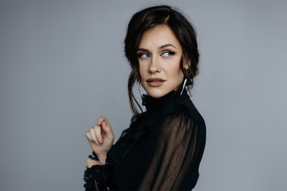 &Ocy;&lcy;&softcy;&gcy;&acy; &Mcy;&acy;&lcy;&acy;&shchcy;&iecy;&ncy;&kcy;&ocy;&period; Stand Up &Lcy;&icy;&pcy;&iecy;&tscy;&kcy;