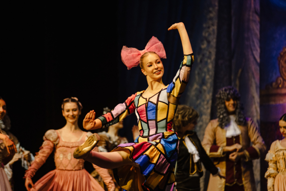 &Bcy;&acy;&lcy;&iecy;&tcy; &laquo;&SHCHcy;&iecy;&lcy;&kcy;&ucy;&ncy;&chcy;&icy;&kcy;&raquo;